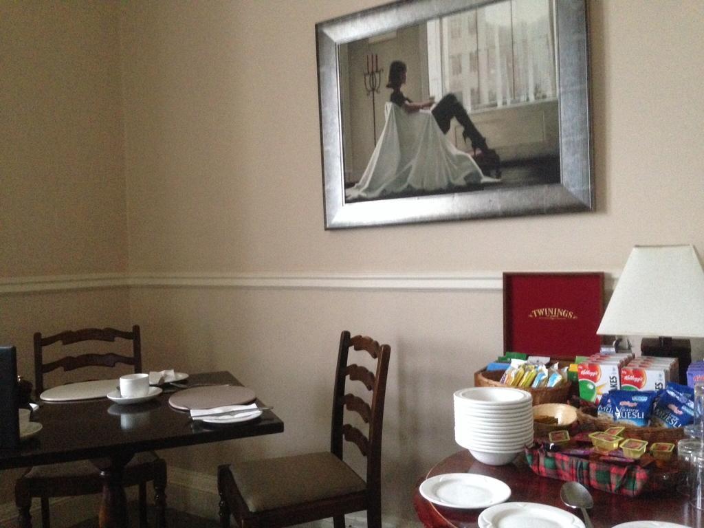 Highlander Inn Craigellachie Bagian luar foto